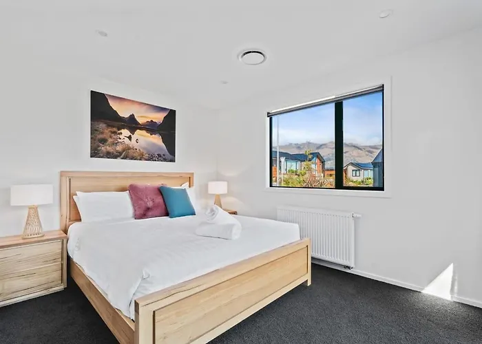 Views On Farrant Ferienhaus Wanaka