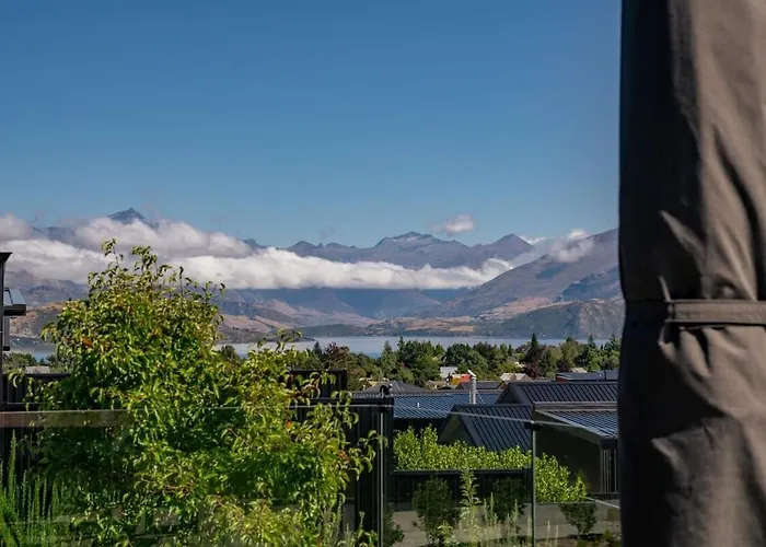 Views On Farrant * Wanaka
